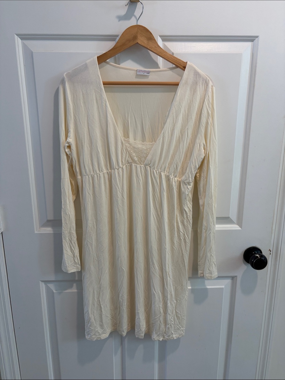 La Perla Cream Lace-Trim V-Neck Long Sleeve night dress